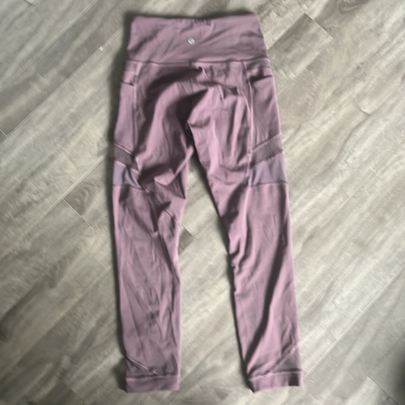 Lululemon Forget The Sweat Crop *21"
Smoked Mulberry Leggings Pants - Picture 9 of 11